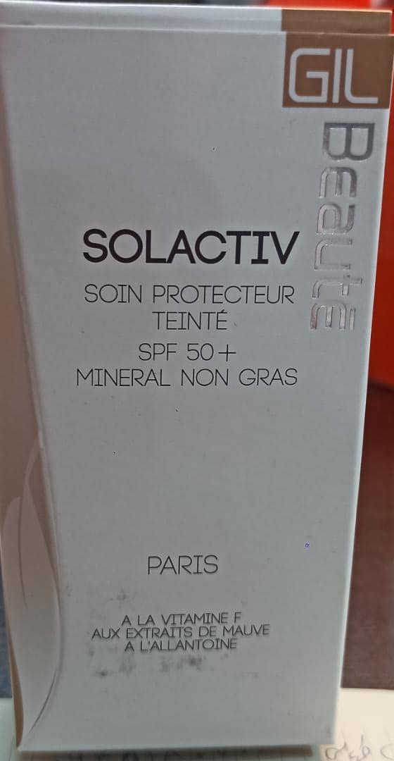 ژیل بیوته ضدآفتاب رنگی فاقد چربی مینرال spf50